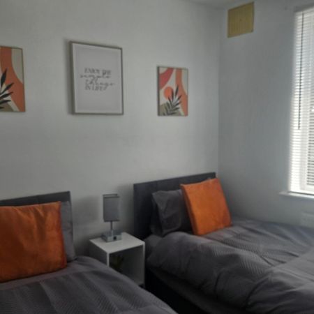 St Albans City Stays - Near Luton Airport - St Albans Abbey & City Train Station - Close To London- Harry Potter World - The Odyssey Cinema - Abbey Cathedral- Contractors I Business I Leisure- Sleeps Upto 6 People Εξωτερικό φωτογραφία