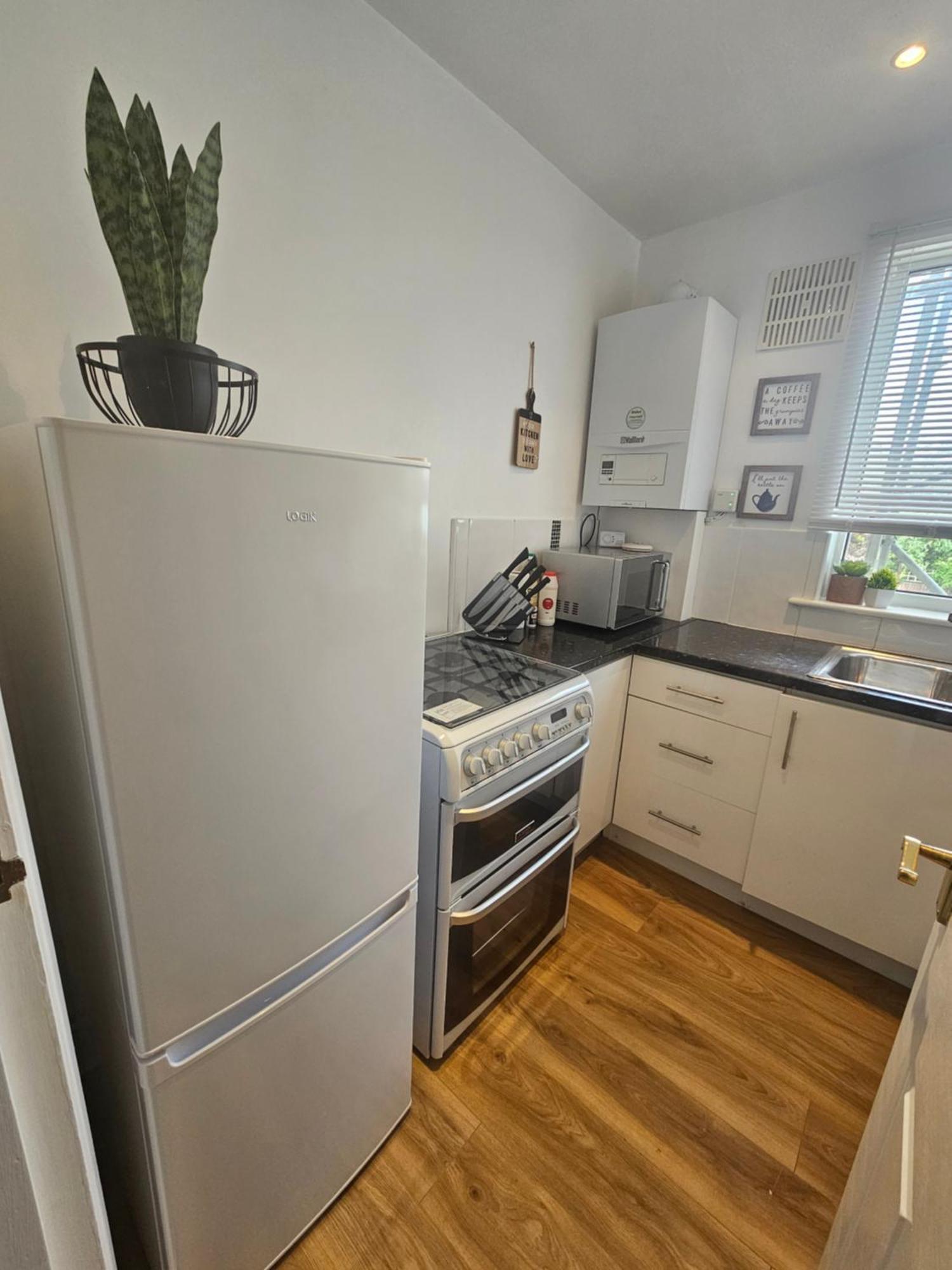 St Albans City Stays - Near Luton Airport - St Albans Abbey & City Train Station - Close To London- Harry Potter World - The Odyssey Cinema - Abbey Cathedral- Contractors I Business I Leisure- Sleeps Upto 6 People Εξωτερικό φωτογραφία