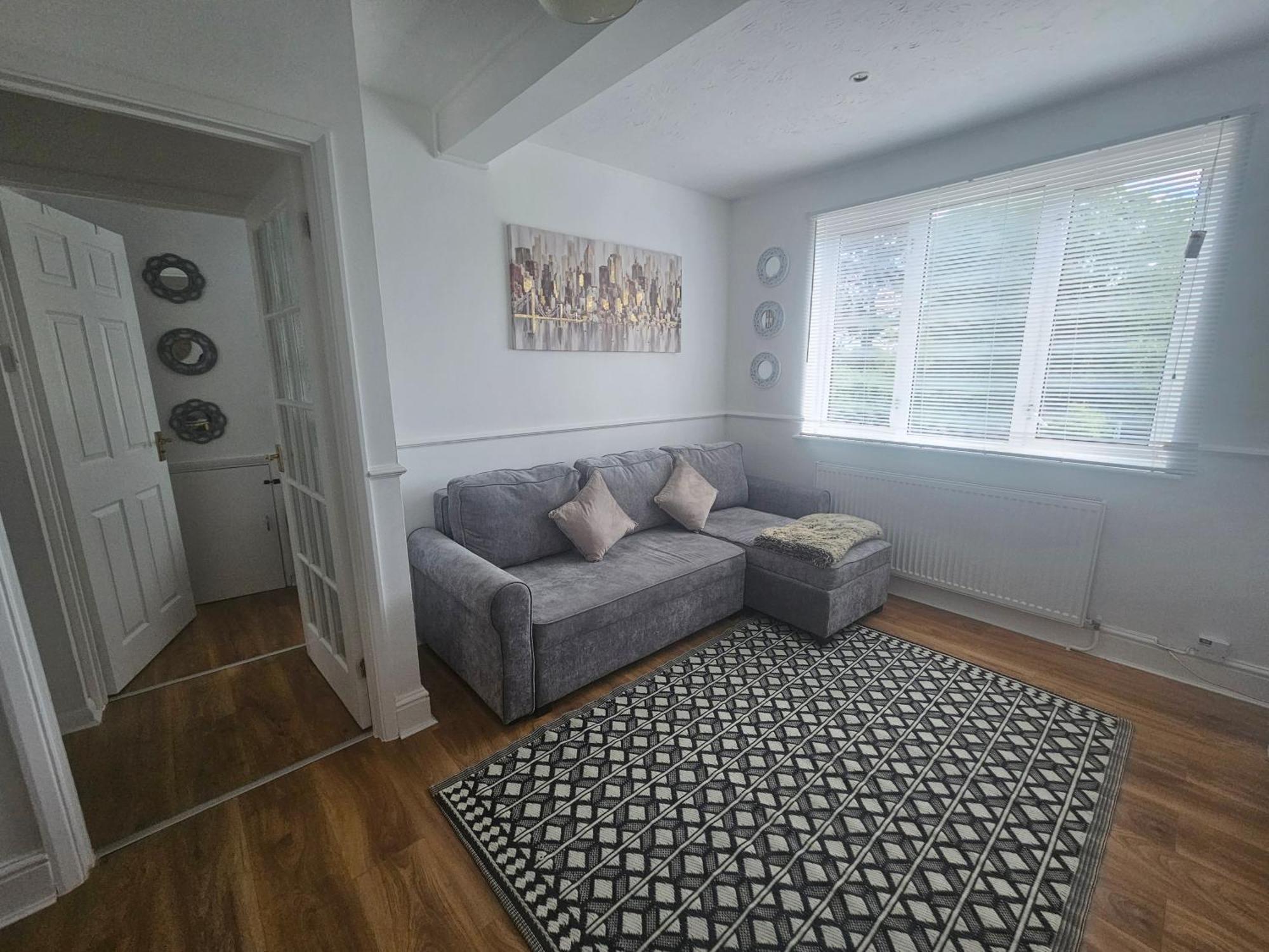 St Albans City Stays - Near Luton Airport - St Albans Abbey & City Train Station - Close To London- Harry Potter World - The Odyssey Cinema - Abbey Cathedral- Contractors I Business I Leisure- Sleeps Upto 6 People Εξωτερικό φωτογραφία