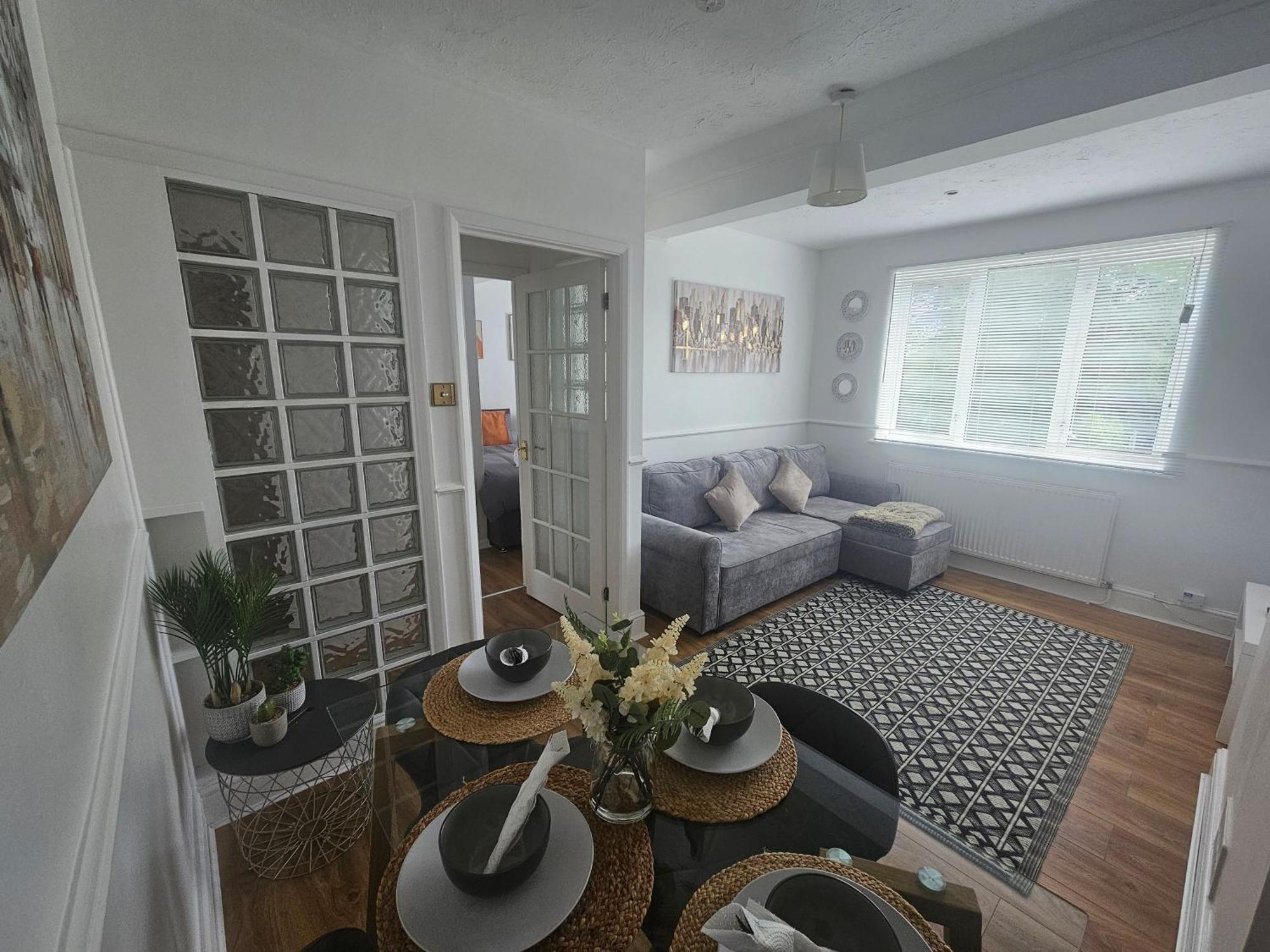 St Albans City Stays - Near Luton Airport - St Albans Abbey & City Train Station - Close To London- Harry Potter World - The Odyssey Cinema - Abbey Cathedral- Contractors I Business I Leisure- Sleeps Upto 6 People Εξωτερικό φωτογραφία