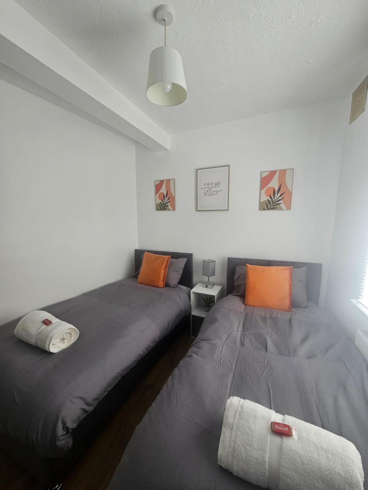 St Albans City Stays - Near Luton Airport - St Albans Abbey & City Train Station - Close To London- Harry Potter World - The Odyssey Cinema - Abbey Cathedral- Contractors I Business I Leisure- Sleeps Upto 6 People Εξωτερικό φωτογραφία