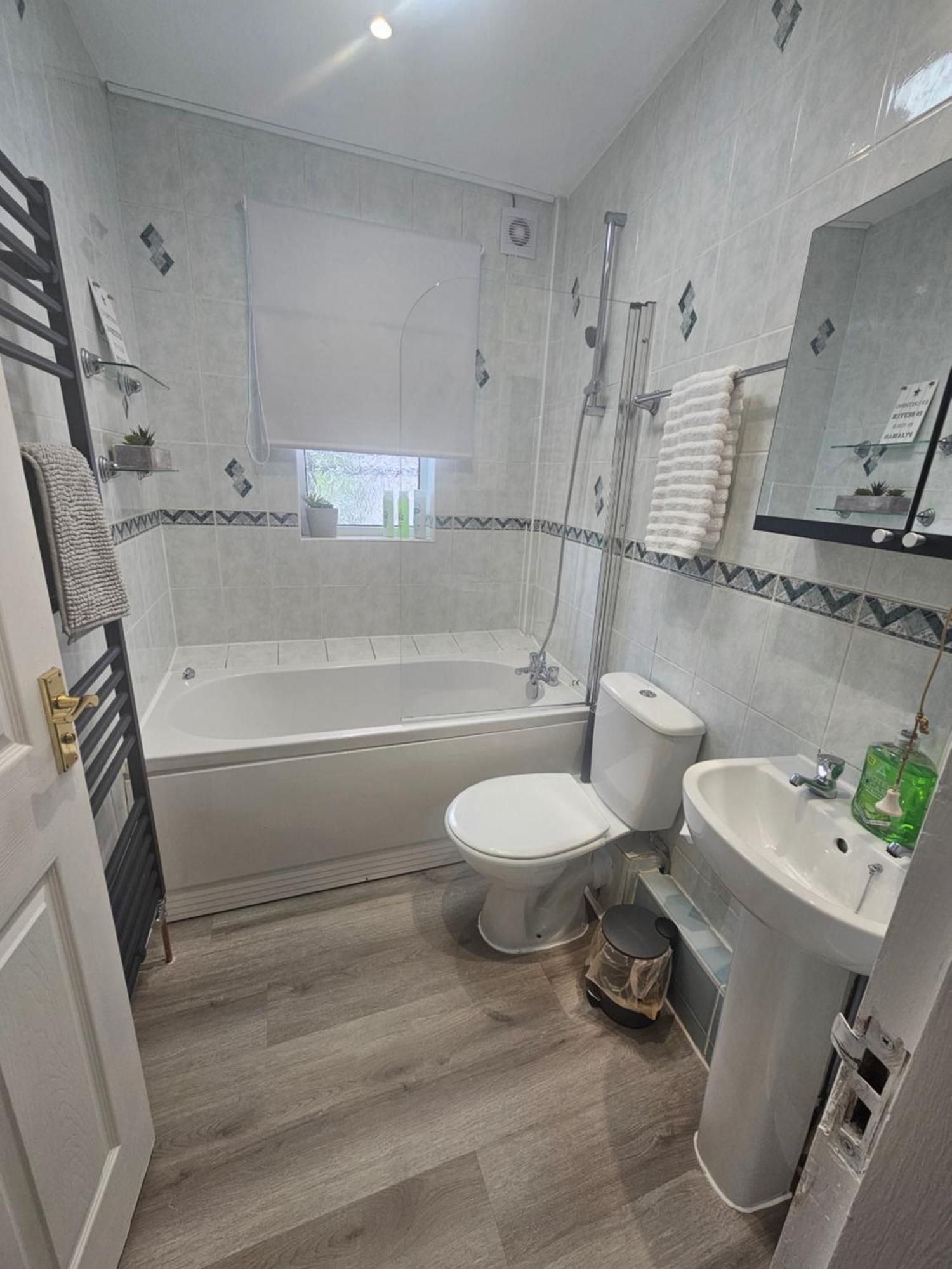 St Albans City Stays - Near Luton Airport - St Albans Abbey & City Train Station - Close To London- Harry Potter World - The Odyssey Cinema - Abbey Cathedral- Contractors I Business I Leisure- Sleeps Upto 6 People Εξωτερικό φωτογραφία