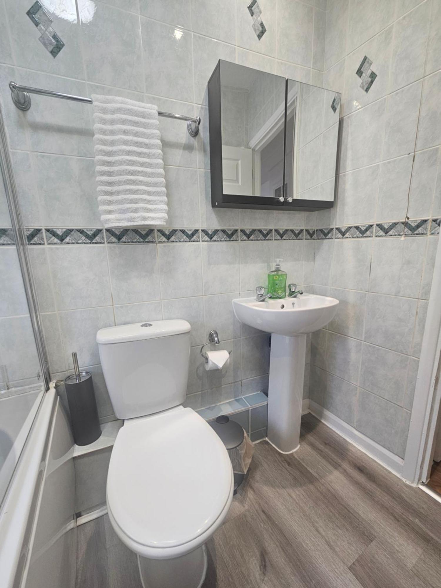 St Albans City Stays - Near Luton Airport - St Albans Abbey & City Train Station - Close To London- Harry Potter World - The Odyssey Cinema - Abbey Cathedral- Contractors I Business I Leisure- Sleeps Upto 6 People Εξωτερικό φωτογραφία